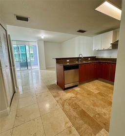 Picture of 170 SE 14Th St # 1203, Miami, FL 33131