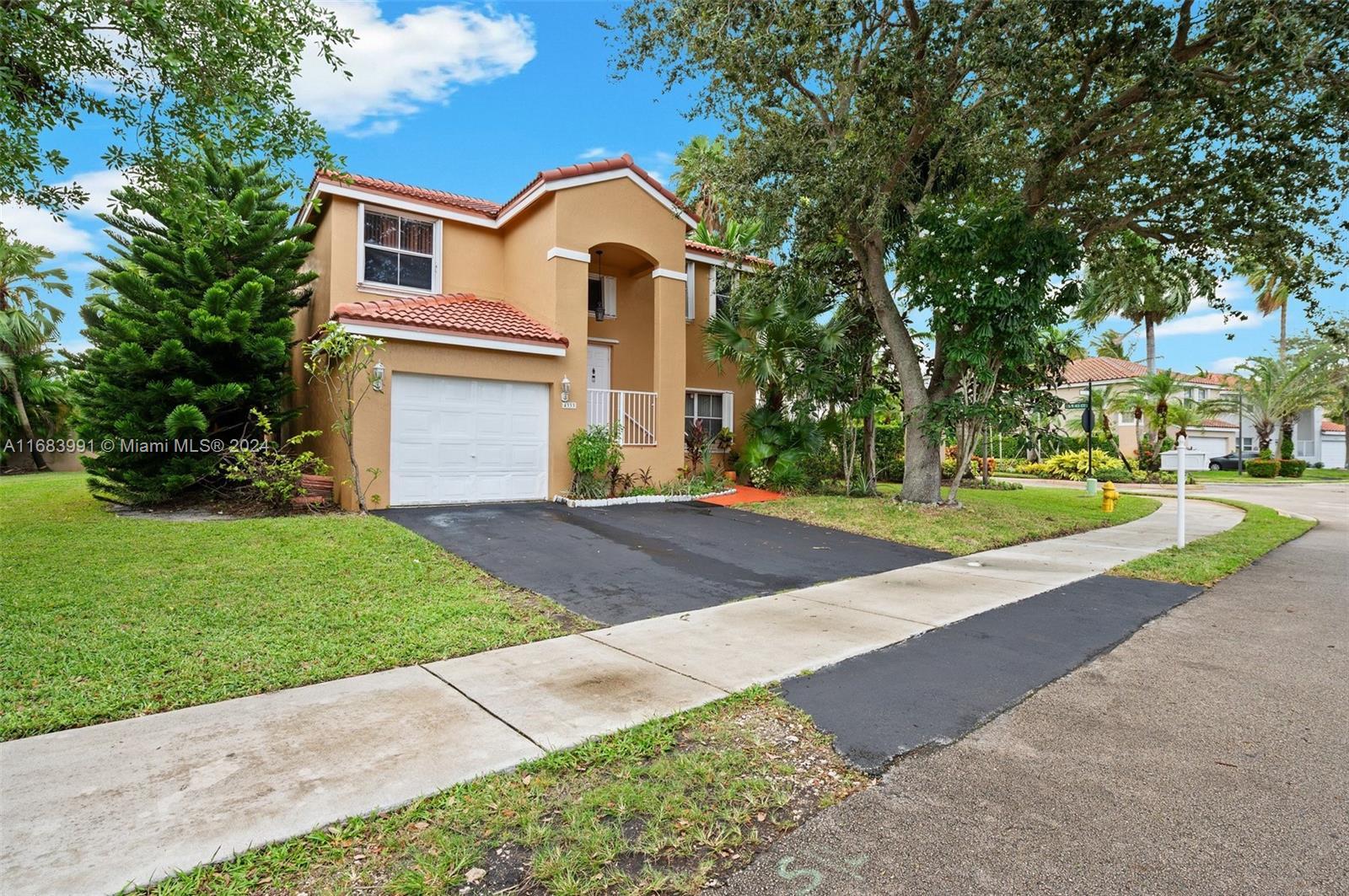 Picture of 4333 SW 84Th Ter, Davie, FL 33328