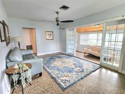 Picture of 900 SW 10Th Ter, Fort Lauderdale, FL 33315