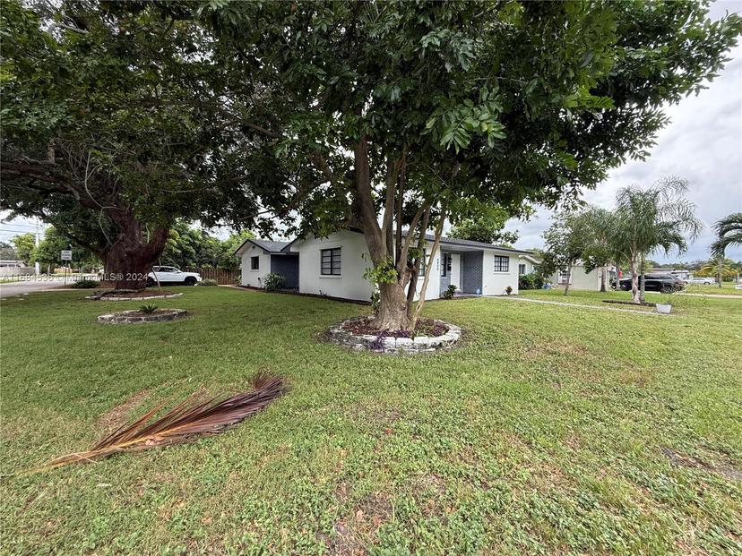 Picture of 6800 SW 10Th Ct, Pembroke Pines FL 33023