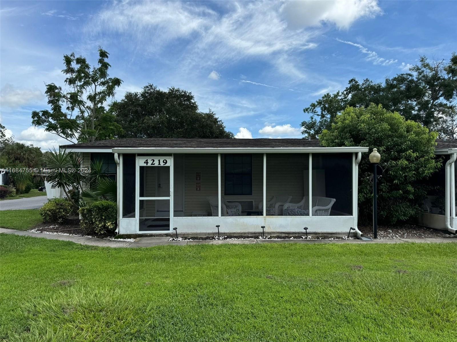 Picture of 4219 E Michigan St # 4219, Orlando, FL 32812