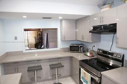 Picture of 800 NE 195Th St # 501, Miami, FL 33179