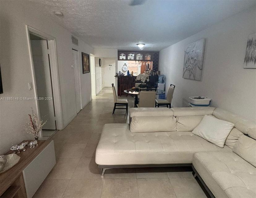 Picture of 6055 W 19Th Ave # 318, Hialeah FL 33012