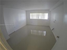 Picture of 9367 Fontainebleau Blvd # G120, Miami, FL 33172