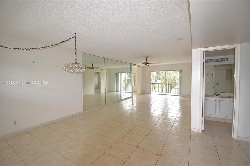 Picture of 411 S Hollybrook Dr # 305, Pembroke Pines FL 33025