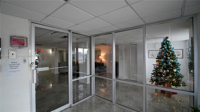 Picture of 550 Bayshore Dr # 104, Fort Lauderdale FL 33304