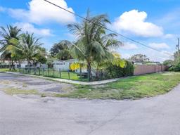 Picture of 710 E 39Th St, Hialeah, FL 33013