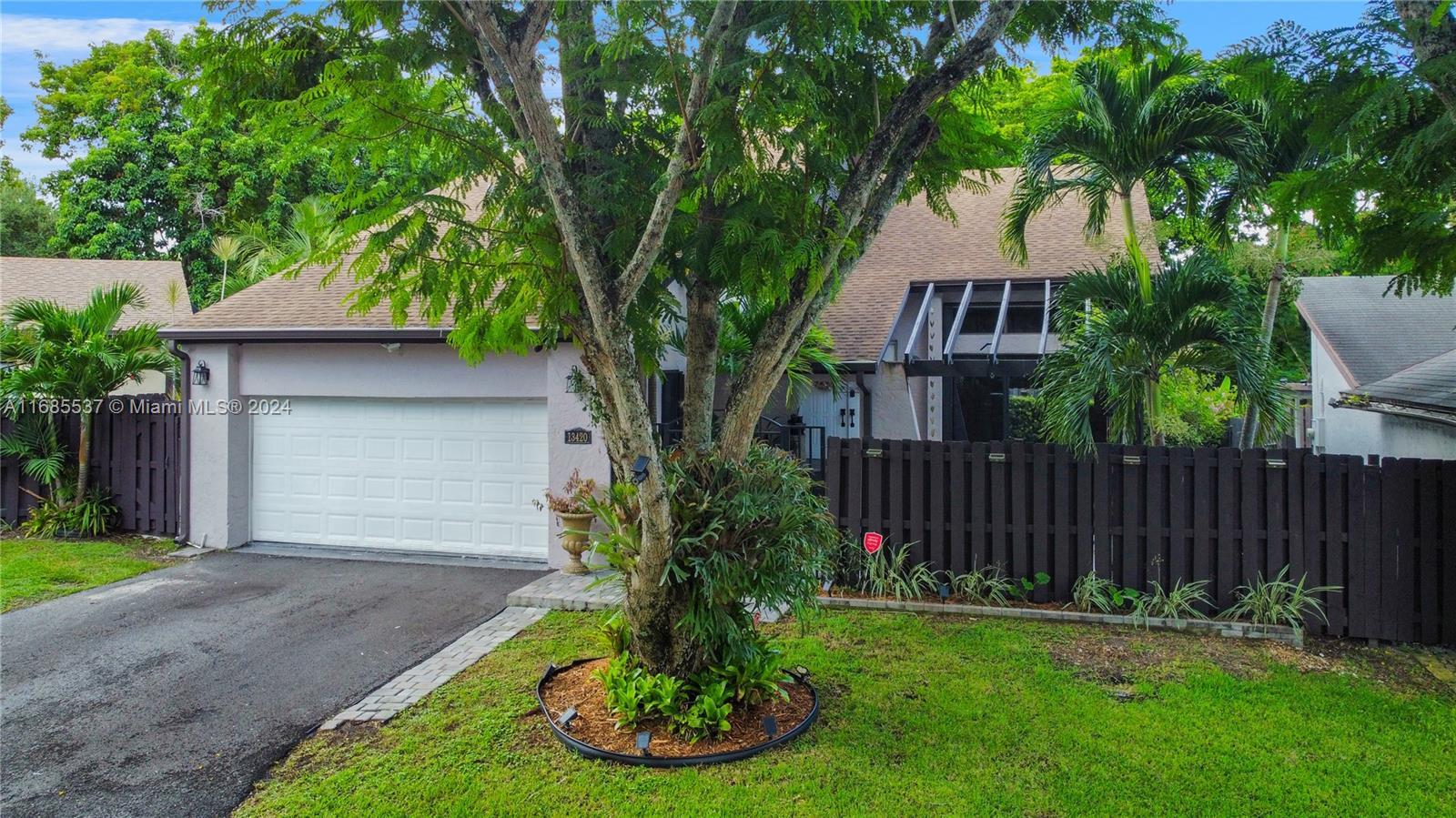 Picture of 13420 SW 108Th St Cir N, Miami, FL 33186