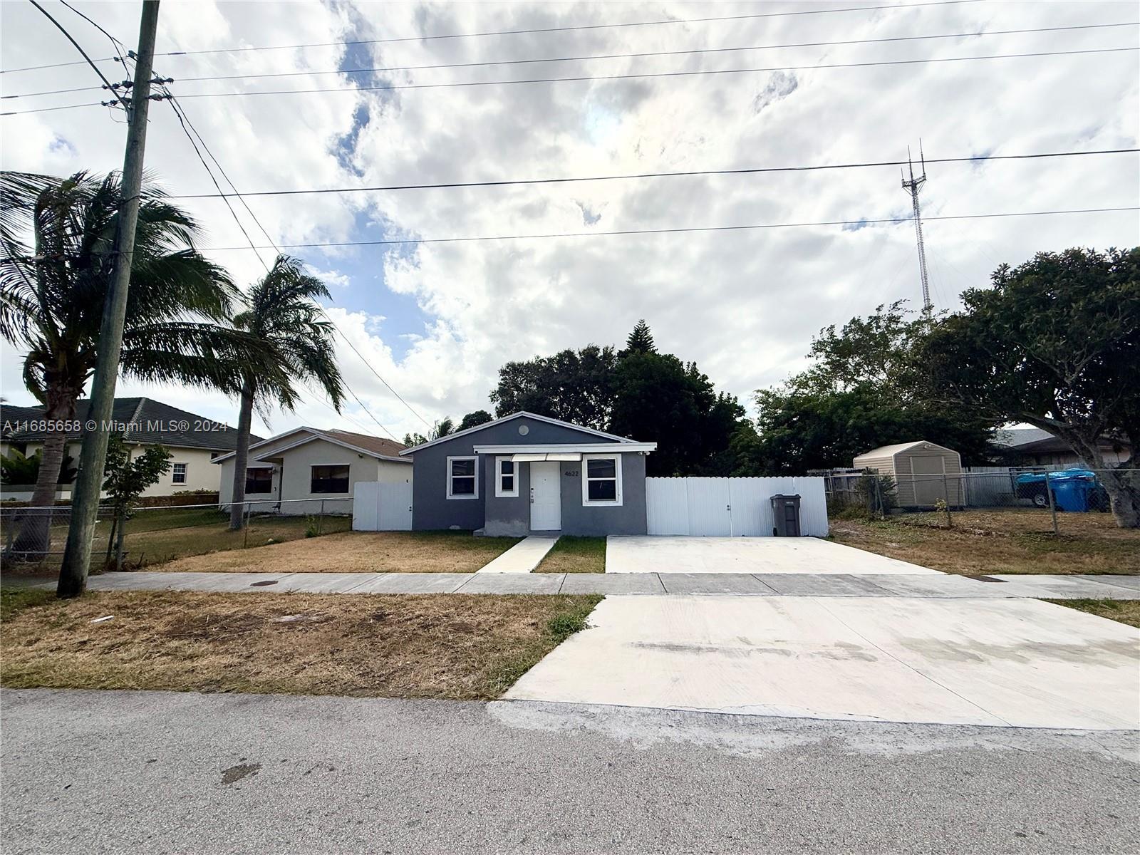 Picture of 4622 SW 23Rd St, West Park, FL 33023