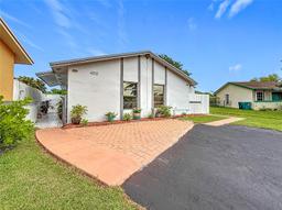 Picture of 4213 SW 137Th Ct, Miami, FL 33175