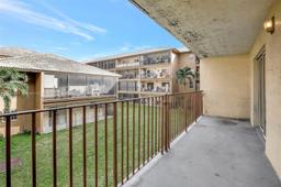 Picture of 8851 NW 119Th St # 4205, Hialeah Gardens, FL 33018