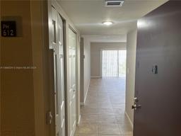 Picture of 496 NW 165Th St Rd # 612, Miami, FL 33169