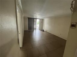 Picture of 496 NW 165Th St Rd # 612, Miami, FL 33169