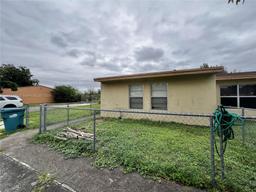 Picture of 3793 NW 213Th Ter, Miami Gardens, FL 33055