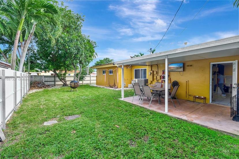 Picture of 915 W 65Th St, Hialeah FL 33012