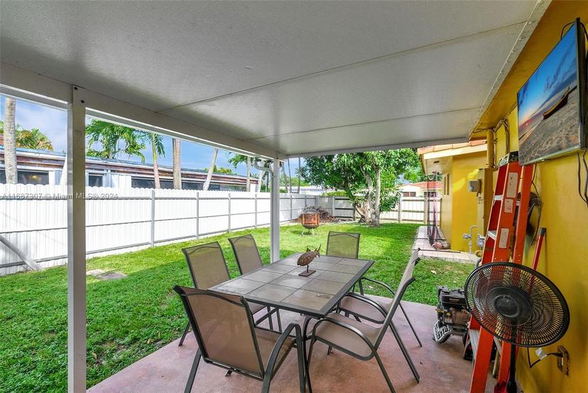 Picture of 915 W 65Th St, Hialeah FL 33012