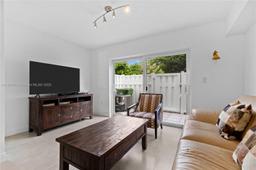 Picture of 105 Riviera Cir, Weston, FL 33326