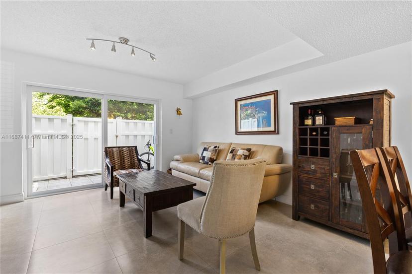 Picture of 105 Riviera Cir, Weston FL 33326