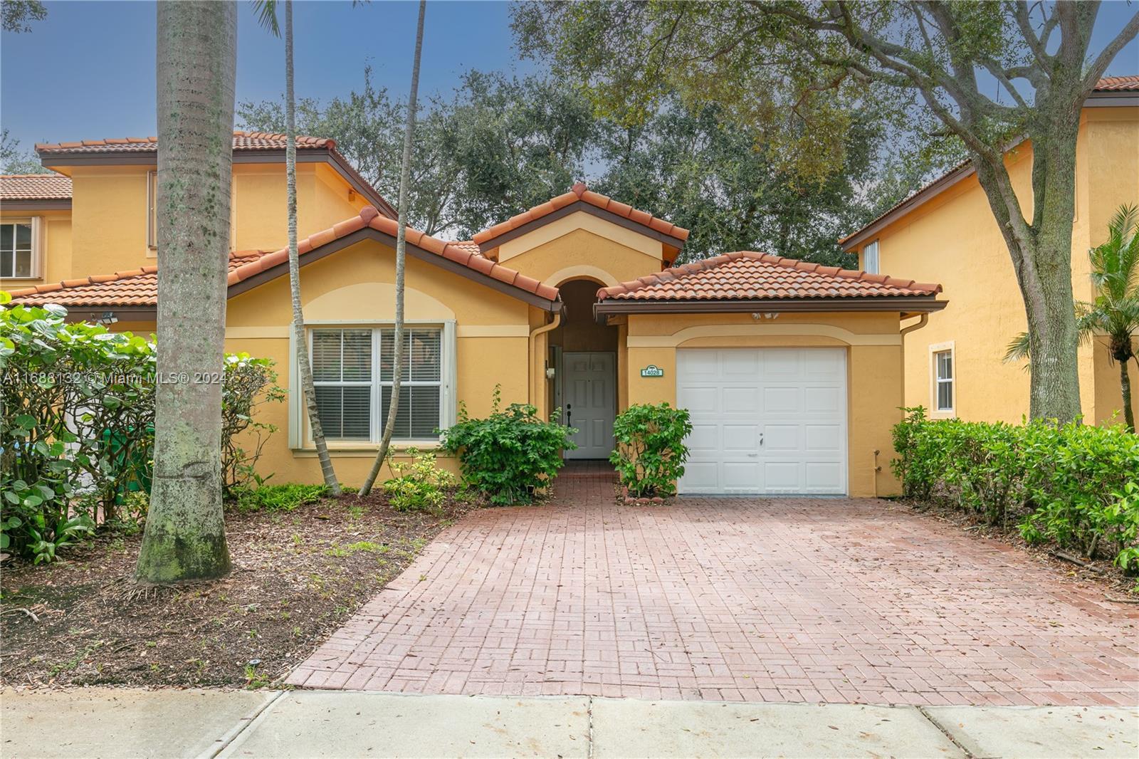 Picture of 14028 S Forest Oak Cir, Davie, FL 33325