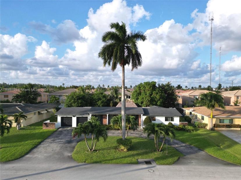 Picture of 801 NW 203Rd St, Miami Gardens FL 33169