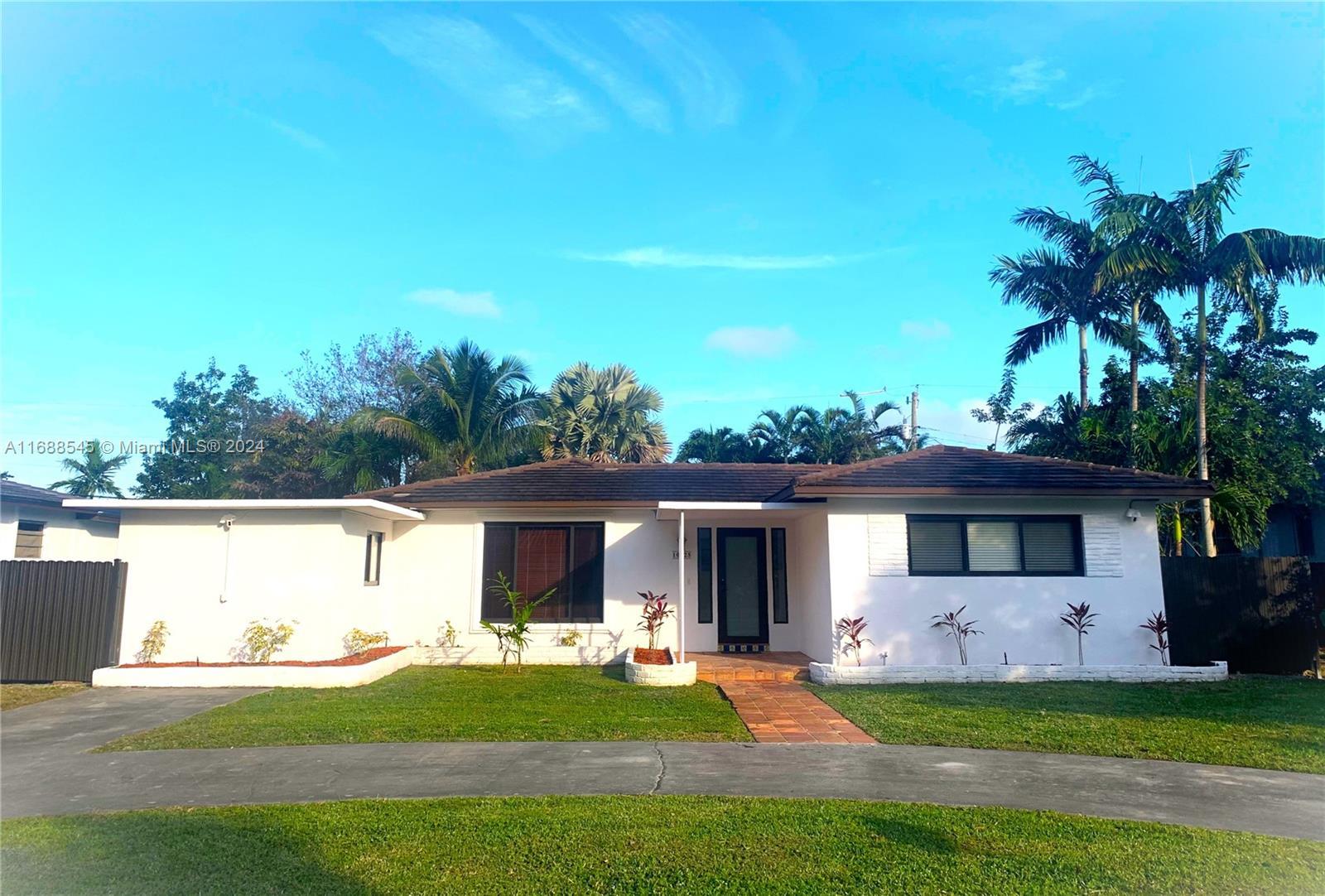 Picture of 10825 Peachtree Dr, Miami, FL 33161