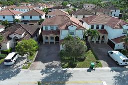 Picture of 1007 NW 99Th Ct, Miami, FL 33172