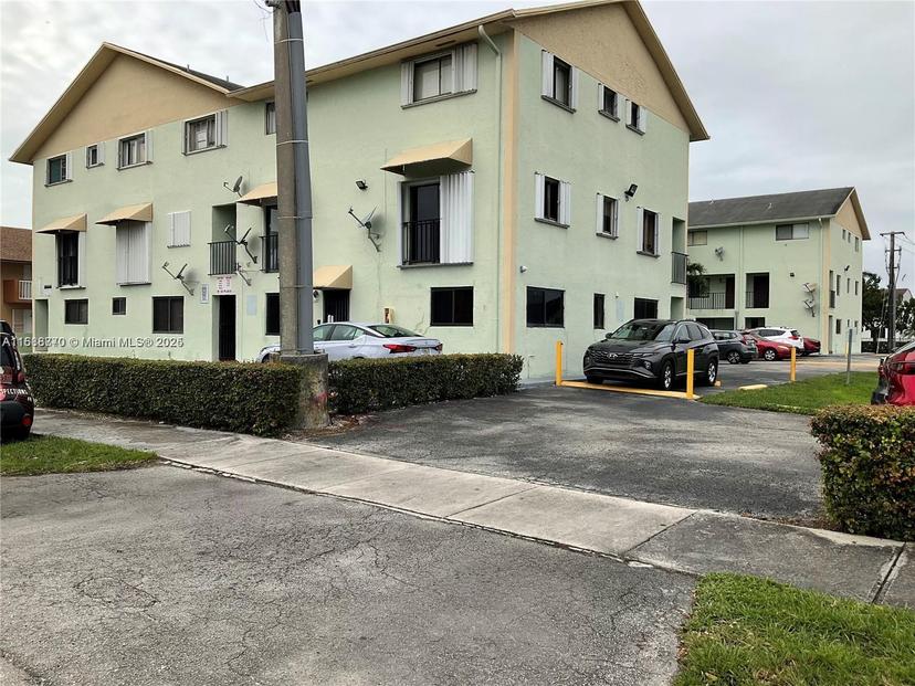 Picture of 1511 W 42Nd Pl # 1, Hialeah FL 33012