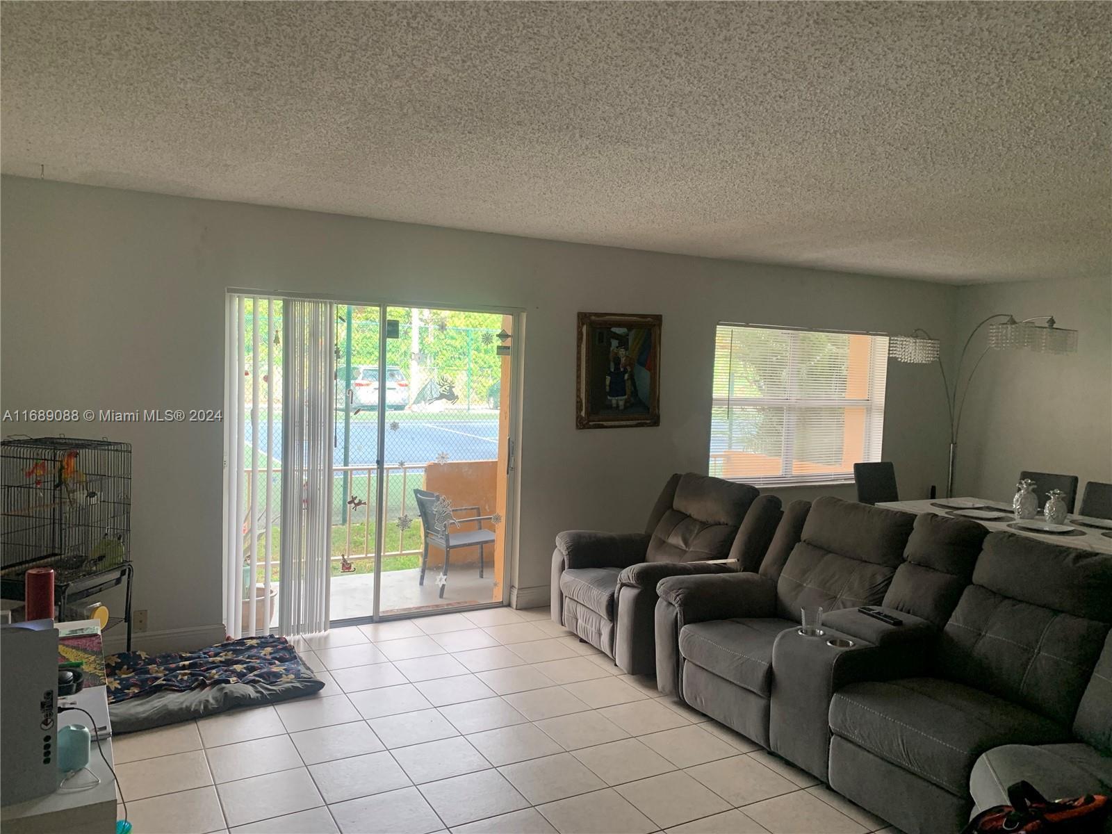 Picture of 17911 NW 68Th Ave # O104, Hialeah, FL 33015