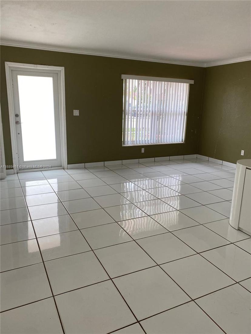 Picture of 4480 NW 201St Ter, Miami Gardens FL 33055