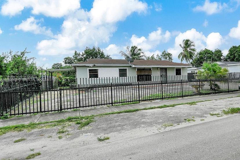 Picture of 4480 NW 201St St, Miami Gardens FL 33055