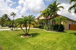 Picture of 2910 Fairways Dr, Homestead, FL 33035