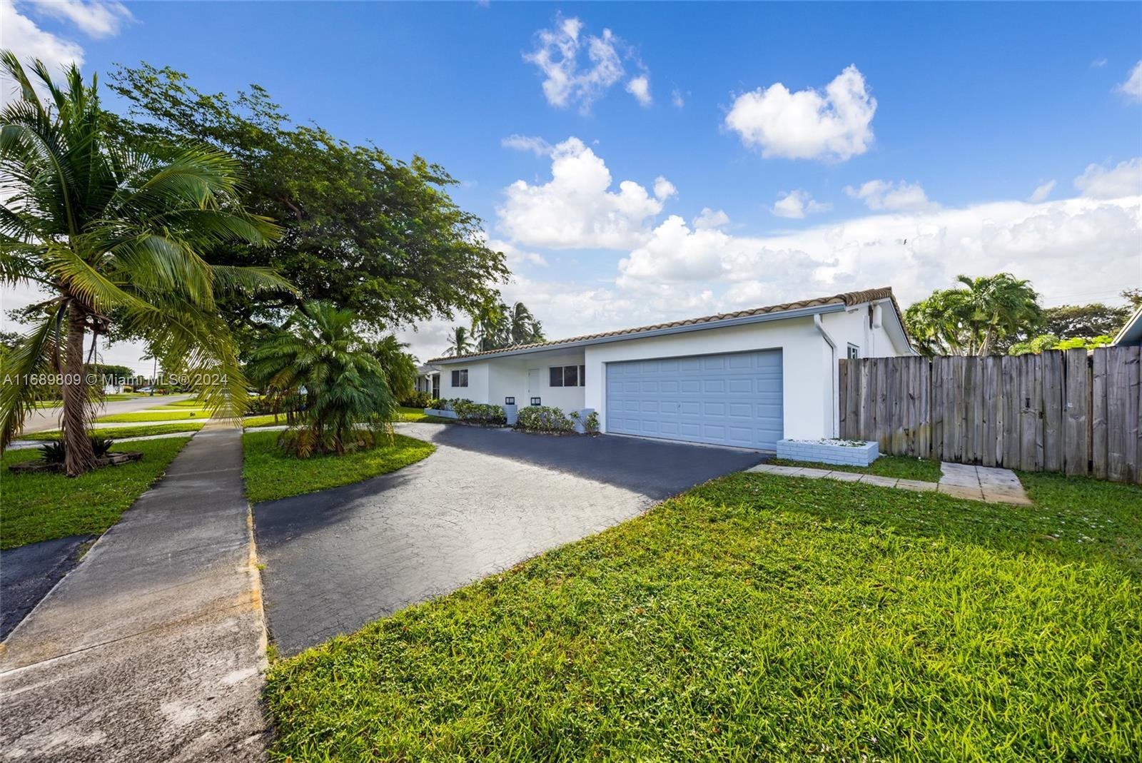 Picture of 4500 Monroe St, Hollywood, FL 33021