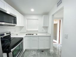 Picture of 2871 E Sunrise Lakes Dr # 101, Sunrise, FL 33322