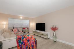 Picture of 6700 Cypress Rd # 107, Plantation, FL 33317