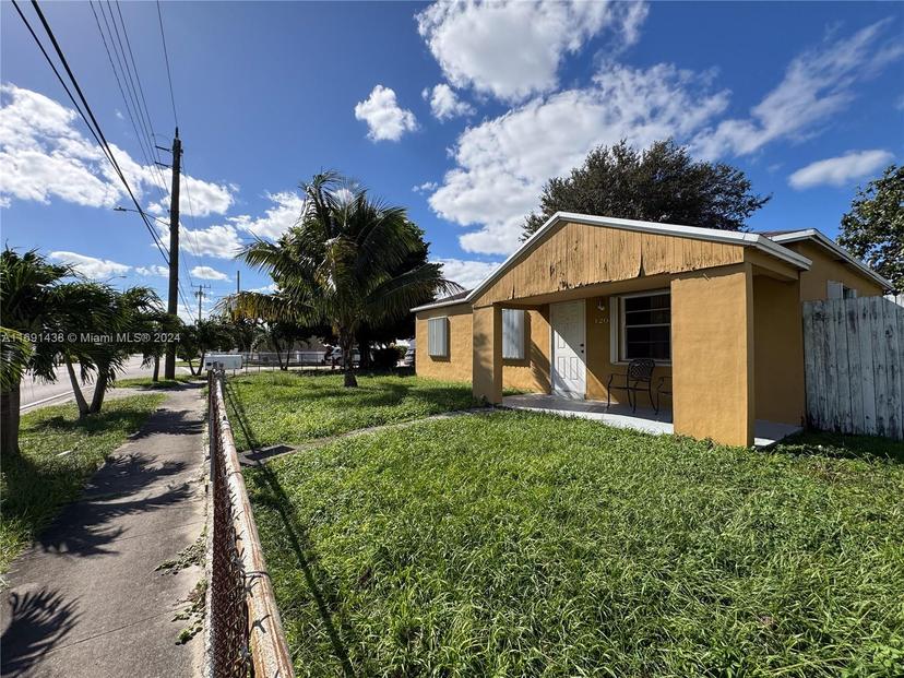 Picture of 120 NE 7Th Ave, Hialeah FL 33010