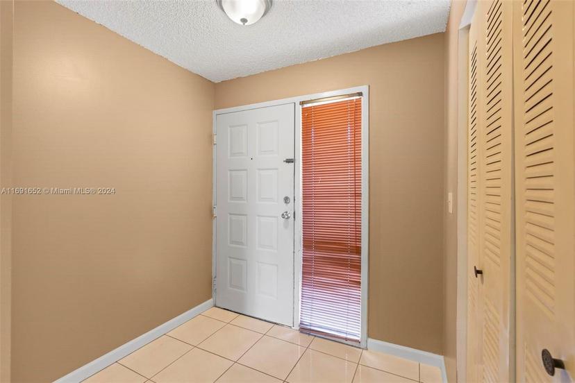 Picture of 10018 Hammocks Blvd # 5, Miami FL 33196