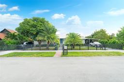 Picture of 15675 NW 37Th Ct, Miami Gardens, FL 33054