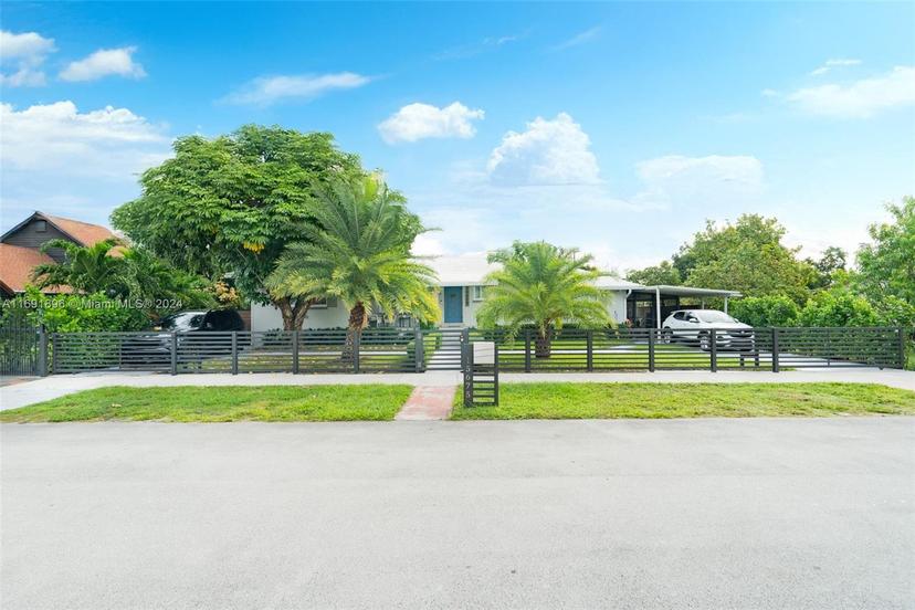 Picture of 15675 NW 37Th Ct, Miami Gardens FL 33054