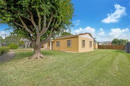 Picture of 14841 Polk St, Miami, FL 33176