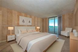 Picture of 5555 Collins Ave # 14U, Miami Beach, FL 33140