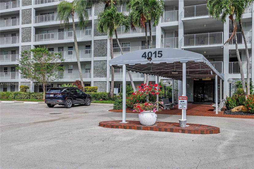 Picture of 4015 W Palm Aire Dr # 902, Pompano Beach FL 33069