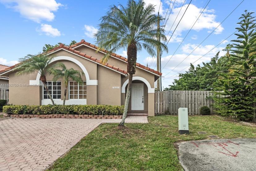 Picture of 7601 NW 166Th Ter, Hialeah FL 33015