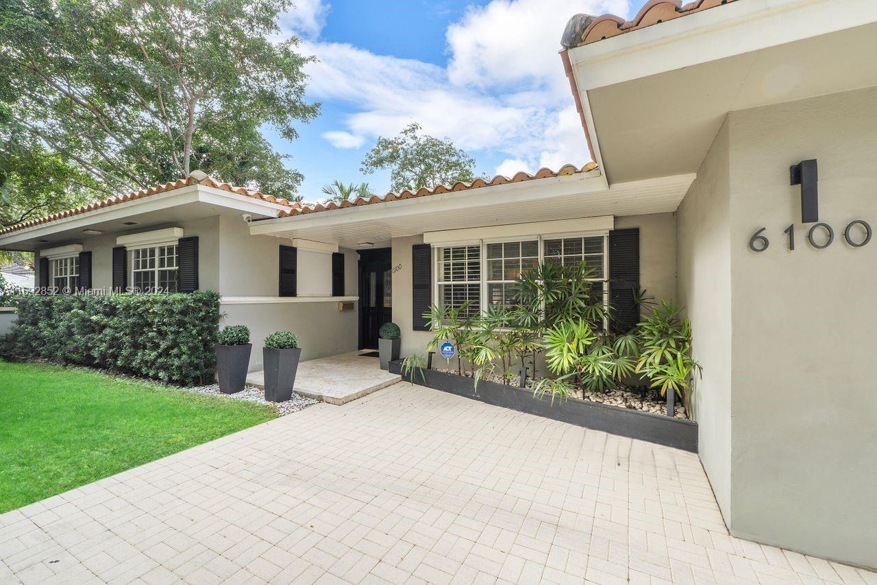 Picture of 6100 San Vicente St, Coral Gables, FL 33146