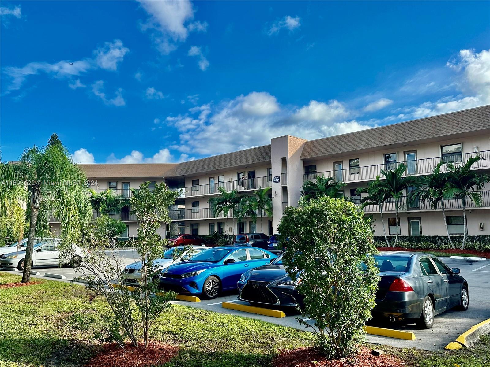 Picture of 10304 Sunrise Lakes Blvd # 304, Sunrise, FL 33322