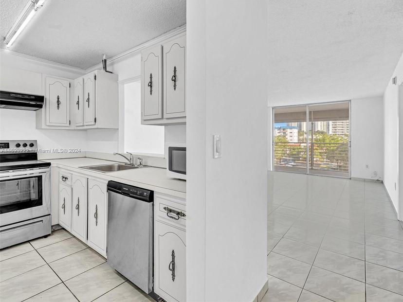 Picture of 3849 NE 169Th St # 405, North Miami Beach FL 33160