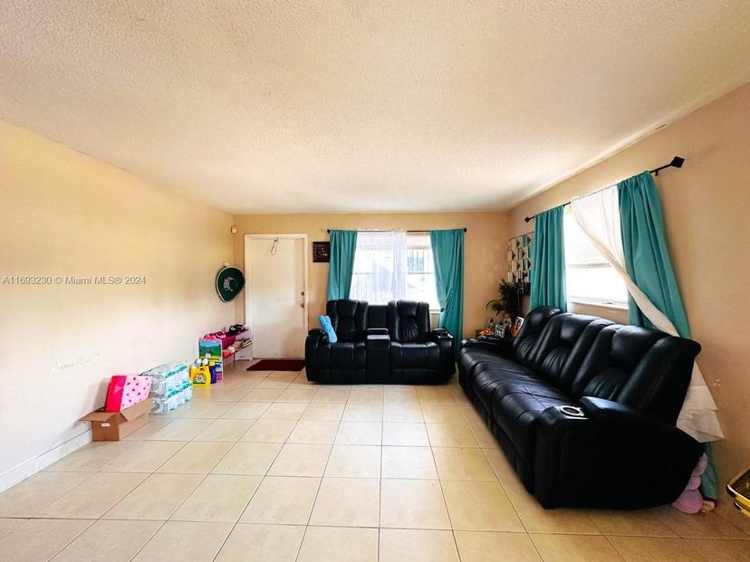 Picture of 2420 Johnson St # 202, Hollywood FL 33020