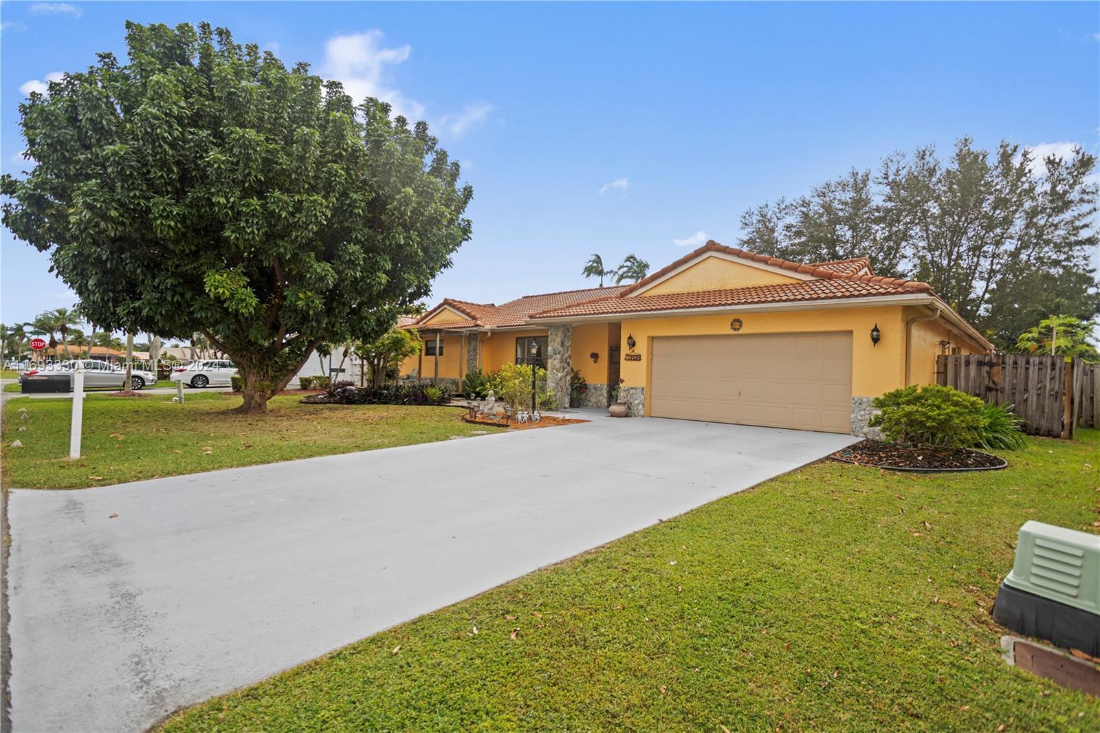 Picture of 15824 Cotswold Ct, Davie, FL 33331