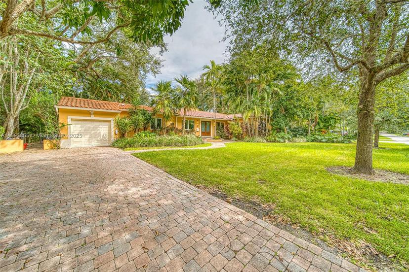 Picture of 721 Catalonia Ave, Coral Gables FL 33134