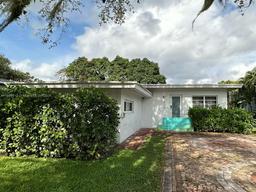 Picture of 329 NE 87Th St, El Portal, FL 33138