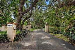 Picture of 8565 Old Cutler Rd, Coral Gables, FL 33143